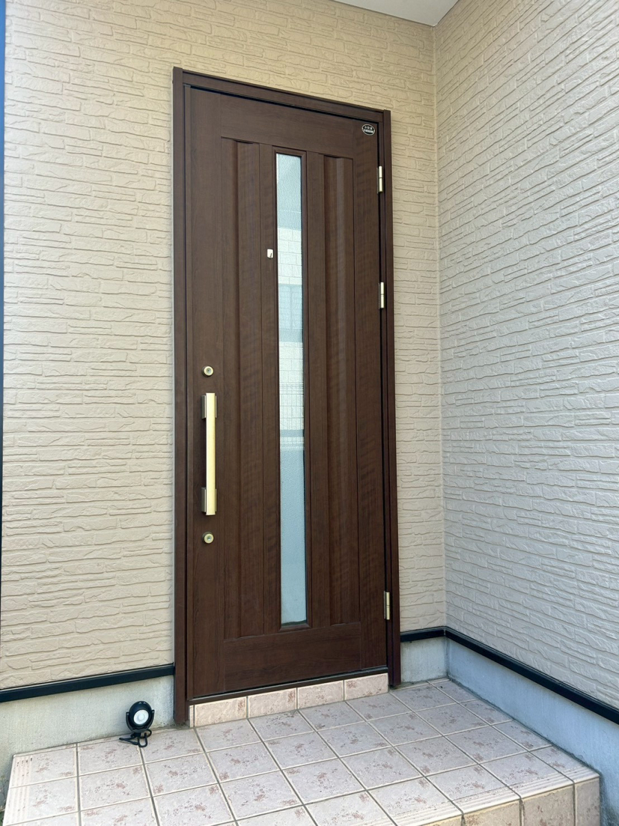 【海老名市 リフォーム】「玄関が寒い…」市の断熱補助金でお得に解決できる?国との違いと施工事例を解説