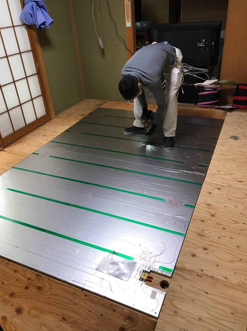 【海老名市 リフォーム】海老名市は底冷えがキツい?足元から温まる「床のリフォーム」と断熱改修のコツ